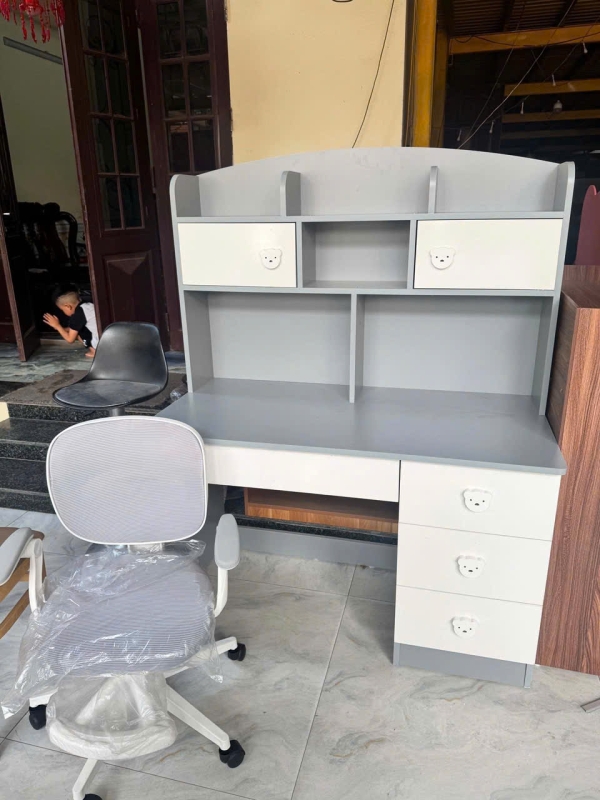 Bàn học trẻ em 25