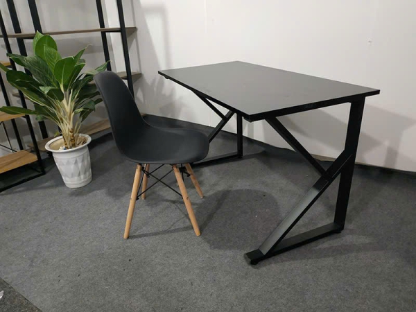 Bàn làm việc chân K 04
