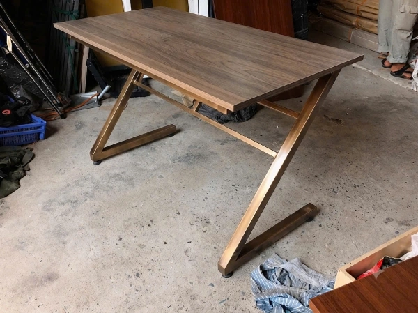 Bàn làm việc chân Z 11