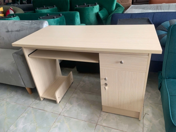 Bàn làm việc 24