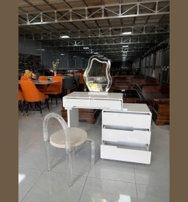Bàn trang điểm 18