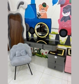 Bàn trang điểm 06