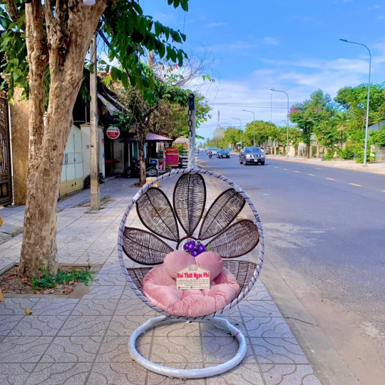 XÍCH ĐU BÔNG HOA NÂU