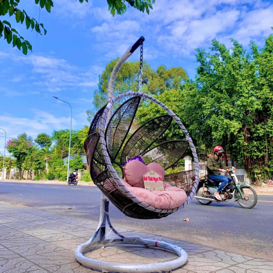 XÍCH ĐU BÔNG HOA NÂU
