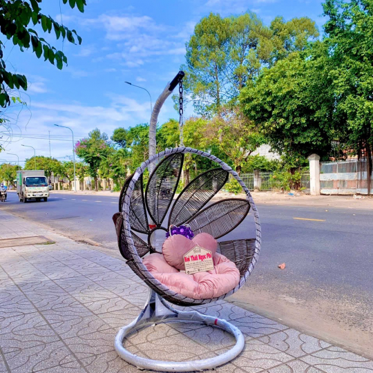 XÍCH ĐU BÔNG HOA NÂU